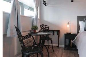6 Rockleys Vintage Motel, EV Charging Available, Denver
