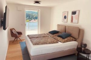 Exclusive Penthouse with Rooftop Jacuzzi, Huge Roof Terrace & Mountain Views, Waldkirchen