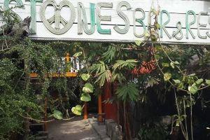 Stones Bar Dorm Rooms and Restaurant, Phi Phi Island