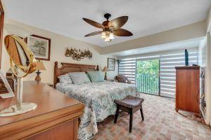 Waterfront - Private Lagoon - in Park on the Ocean side -beach, pool Hotel, Key Largo