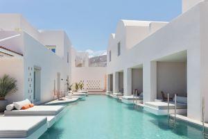 Viva Nove Suites, Kamari