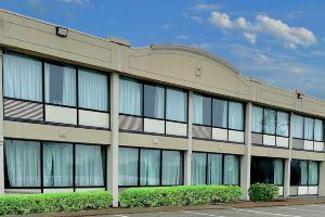 Residence & Conference Centre - Apartments, Sarnia