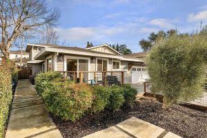 Urban Elegance in Wine Country: Unwind Just Steps from Plaza! Hotel, Healdsburg