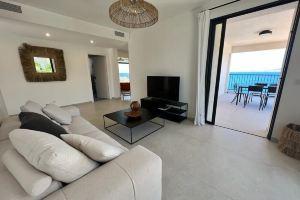 Villa Pieds Dans L'eau, Appartement Rdc, Piscine Jacuzzi Partagés, Calvi