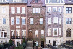 High Ceilings and Open Kitchen Living Space - Stunning Spacious Retreat Apartments, Washington