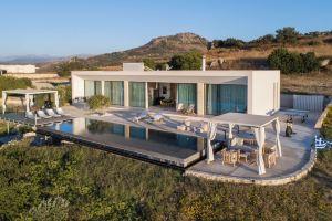 Villa with fantastic view, heated pool, Kissamos