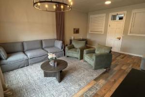 Historic Main Street Apartment A in Utah, Panguitch