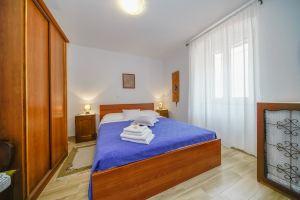 Apartment Akacija, Postira