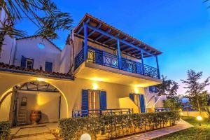 BBQ, Balcony, 42Mbps, King, Backyard, Full Kitchen-1 Hotel, Amoudara