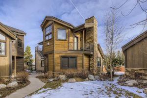 Mountain Views and Cozy Living Space - Charming Family Retreat Apartments, Frisco