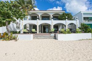 Dream Villa Vittoria Beachfront, Simpson Bay