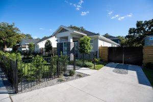 Brand New Modern Pet Friendly Zen Home W/ Private Home Theater & Hot Tub! 2 Bedroom Home, Orlando