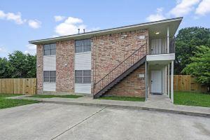 King beds, two living rooms and plenty of parking, College Station