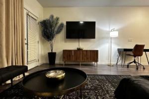 Luxury stay in the heart of the city and minutes from downtown! Free Parking! Hotel, Richmond