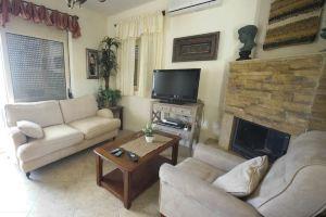 Beautiful Holiday House for 10 Persons, with Swimming Pool, Adelianos Kampos