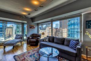Newmark Tower Suite Hotel, Seattle