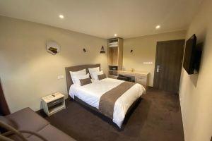 Fly Inn Madagascar Hotel - Navette Gratuite H24 - à 300m de l'Aéroport International, Antananarivo
