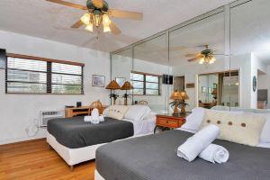 Lovely Apt, Beach, 1/2 Block from Ocean! Apartments, Hollywood