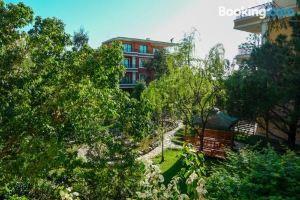 Luxury Dreamland Oasis Apartments, Chakvi