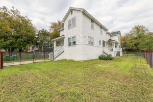 Stylish Retreat - Modern Design, Central Location, Spacious Apartments, Austin