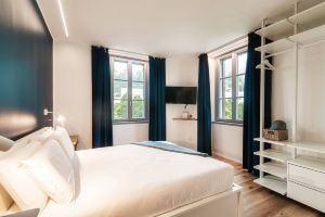 Just in Front - by Myhomeincomo Apartments, Como