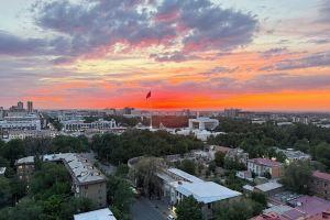 Central Serenity Loft1 with 2-bedroom 14th Floor View, near TSUM and GUM, Bishkek