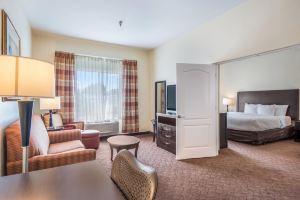 Clarion Inn & Suites Central Clearwater Beach, Clearwater