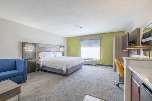Holiday Inn Express & Suites by IHG, College Station