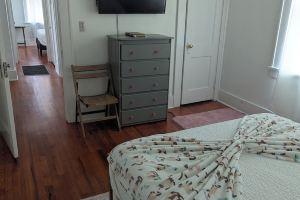 Casey's Cottage- Georgia Ave