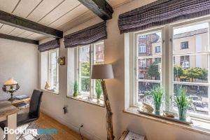 Fewo1846 - Dampfer Alexandra - Urige Wohnung Mit Zwei Schlafzimmern am Nordermarkt im Stadtzentrum Apartments, Flensburg