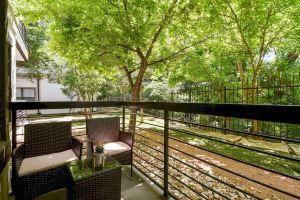 ATX Vibes SoCo Suite - Pool, Gym, Rooftop, Free Parking, Best Location! Hotel, Austin