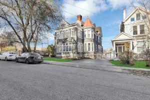 Warm and Spacious 2 Bedroom near Eden Park, Cincinnati