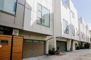 Spacious Townhome on Washington Ave! Apartments, Houston