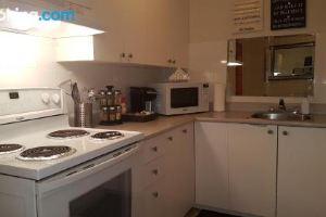 Three-Bedroom Apartment Sweet #6 by Amazing Property Rentals, Gatineau