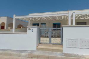 Independent apartment with sea view, Mancaversa, Torre Suda