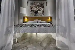 Suite del Ponte Normanno, Palermo