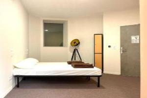 Hostel Flamingo Nîmes Gare Centre, Nimes