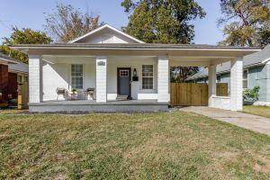 Newly Renovated- 3 miles to Beale St. / Fully Fenced in Private Parking. Hotel, Memphis