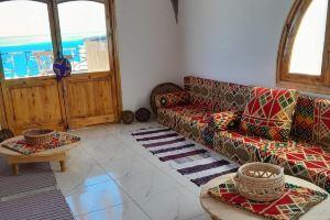 3-Bed Apartment with Sea View Sleeps 6, Hurghada