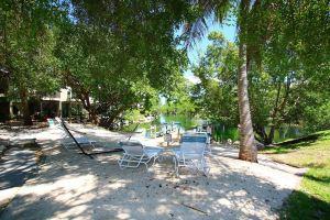 New! Casa Azul Oceanside - Golf Cart, 2 King Suites, Pool, Beach, Pickle, Kayaks, Key Largo