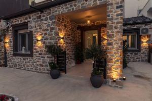 The Coastal Rock House, Volos