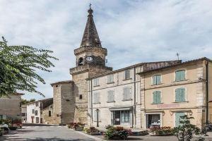 Charming 18th-Century Townhouse with Private Terrace & Pool, St. Remy-de-Provence