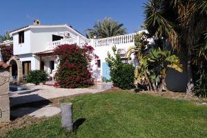 Lovely 7 Bedroom Villa, Coral Bay