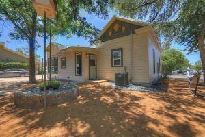 Walk to Schlitterbahn with Firepit Hotel, New Braunfels