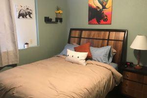 Comfy 2 Bedroom 1 Bath Near Sand Lake and Airport, Anchorage