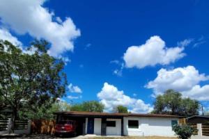2min to Lackland AFB Entire House near SeaWorld!, San Antonio