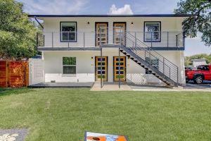 Downtown Oasis: Barton Springs & Zilker Park Hotel, Austin
