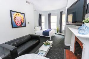 Maverick Suites at 245 Newbury St, Boston