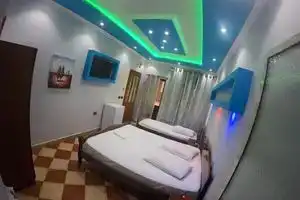 Boston Hotel, Tirana