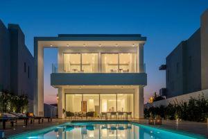 Blue Waves Beachfront Villa 3, Protaras